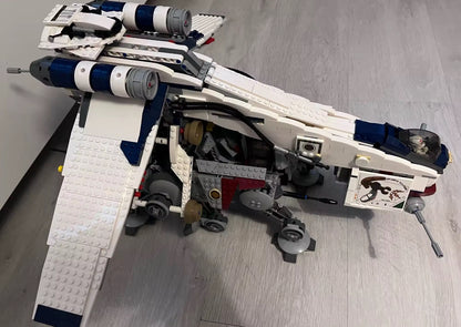 Star Wars: Republic Dropship with AT-OT Walker (10195)